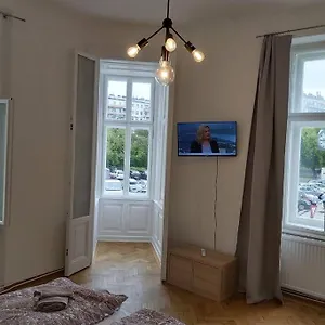 Lovely New 2 Bedroom Near Hannovamarkt Vienna